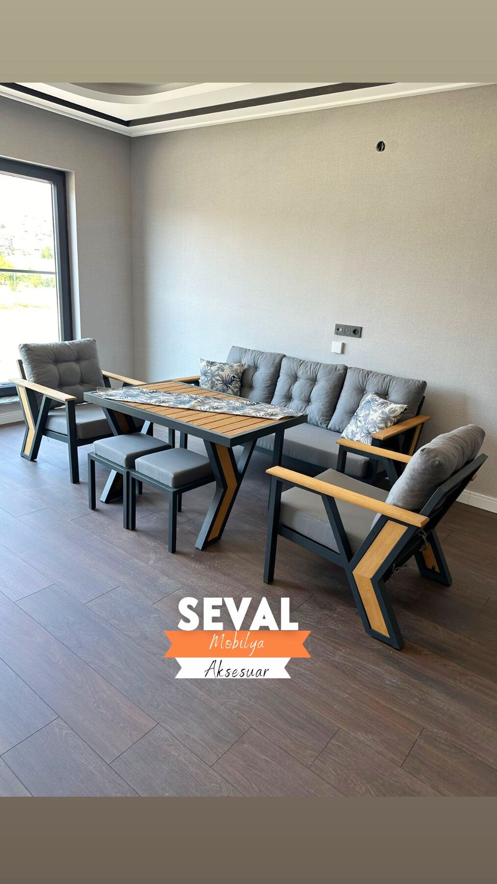 Zeynep Balkon Takımı