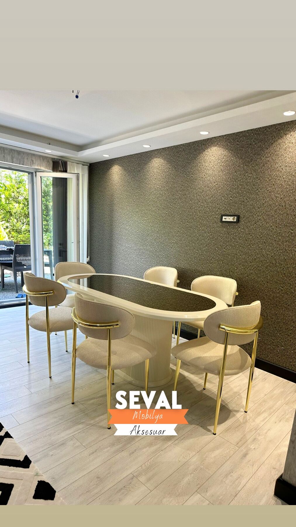 Krem Polo Dolaplı Gold Masa Takımı