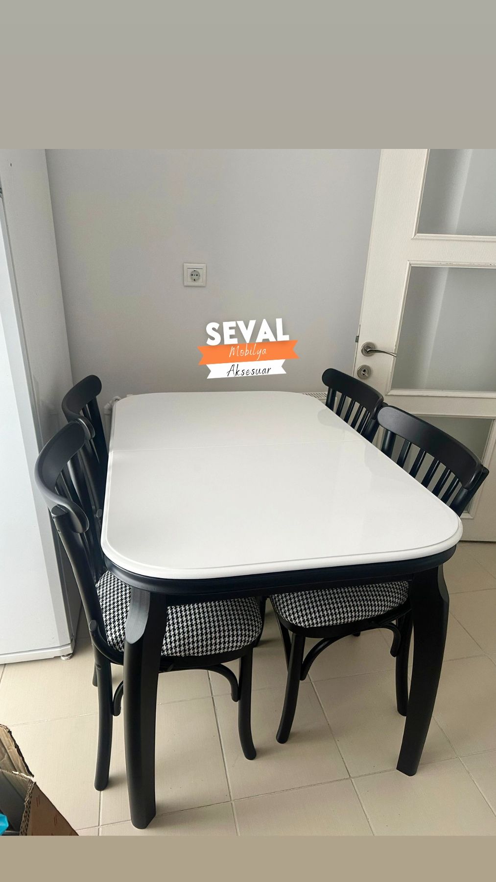 Beyaz Talha Masa + Çıta Sandalye Takımı