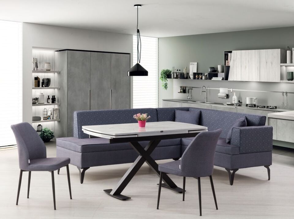 Nevi Köşe Takımı