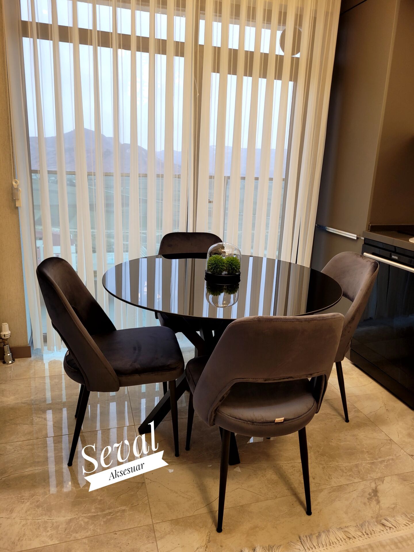 Füme Cam Yıldız Masa + Soft Sandalye Takımı