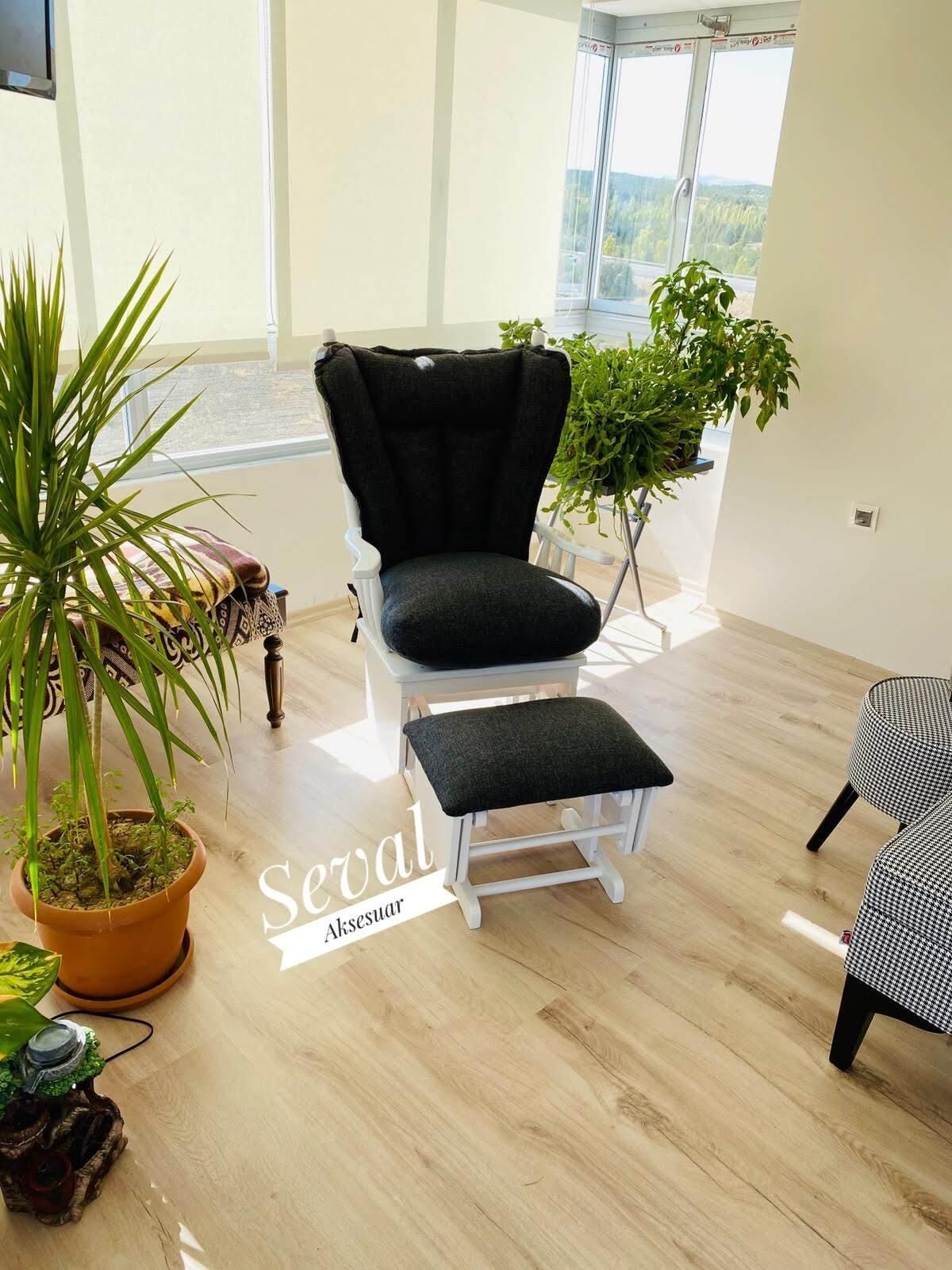 Mama Siyah - Beyaz Sallanan Sandalye