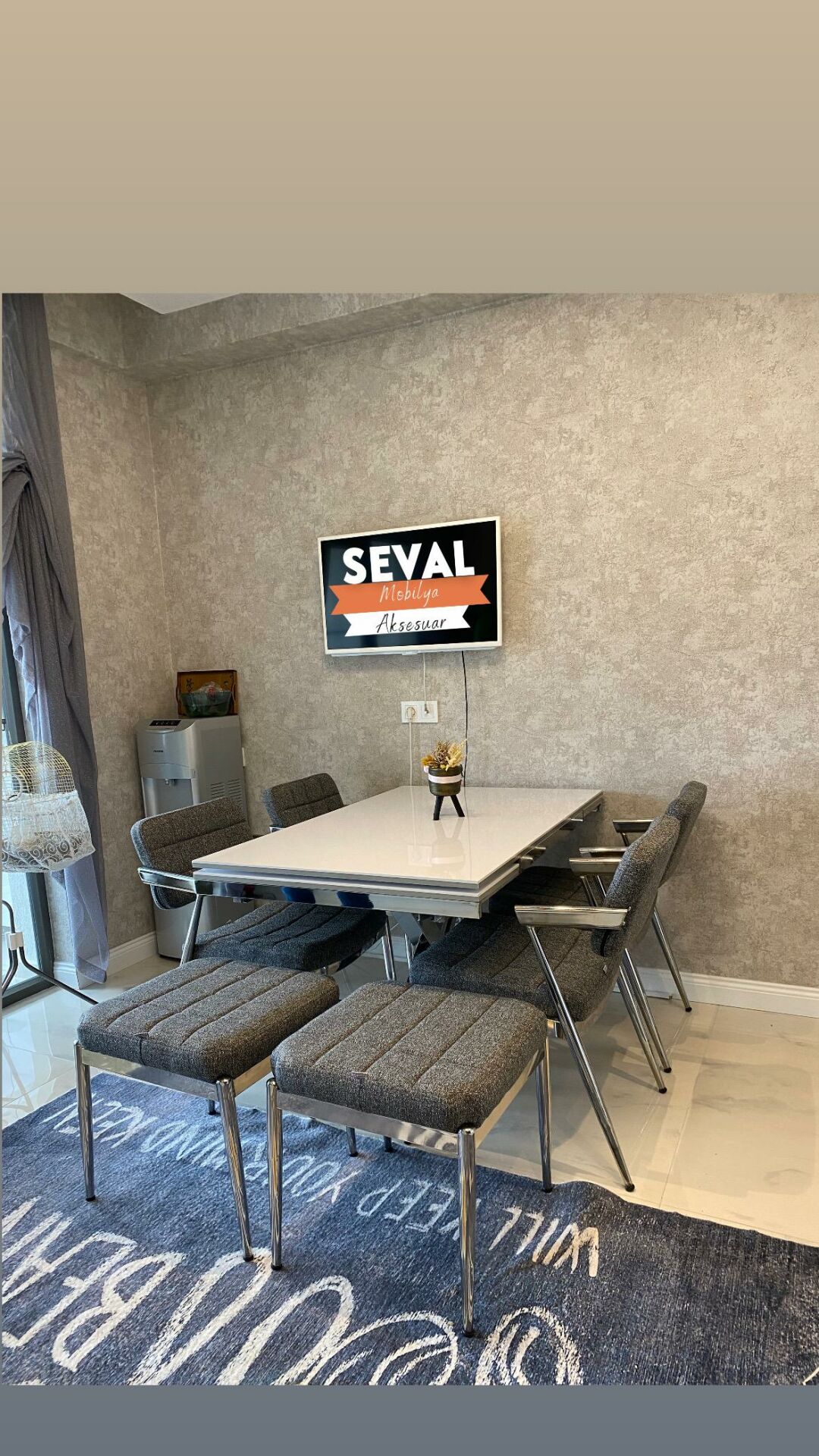 Beyaz X Masa + Klas Sandalye, 2 Puf Takımı