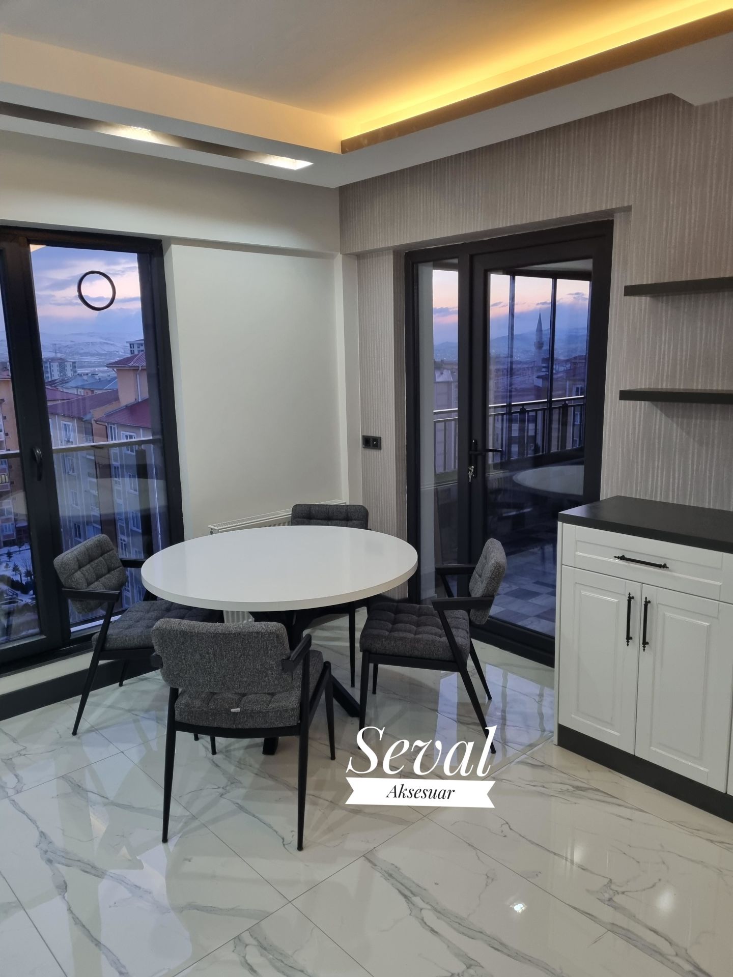 Beyaz Yıldız Masa + Klas Sandalye Takımı