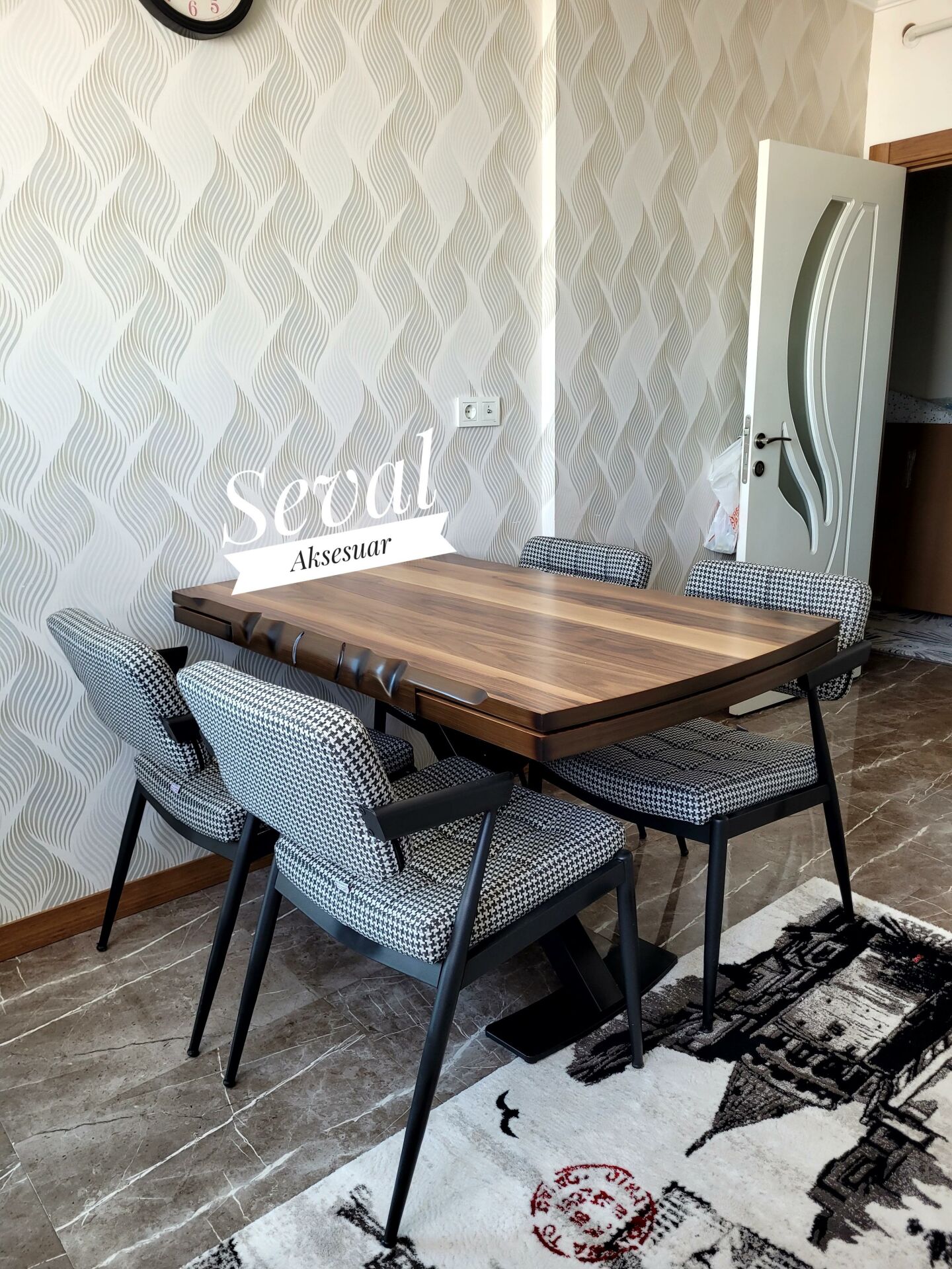 Kütük Açılır Masa + Klas Sandalye Takımı