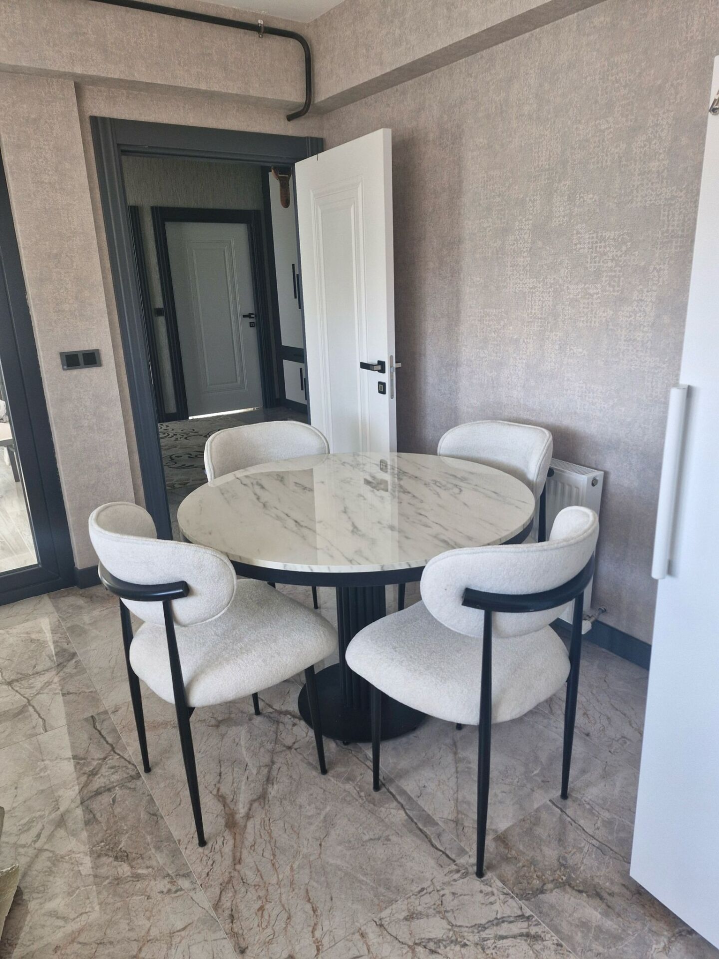 Marmo Poyraz Masa + Metal Polo Sandalye Takımı