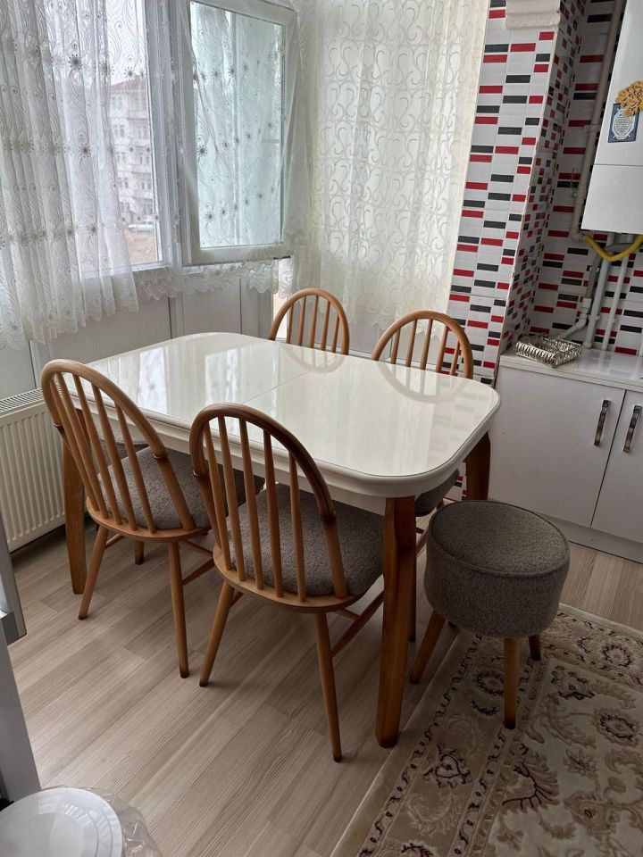 Krem Talha Masa + Amerikan Sandalye Takımı