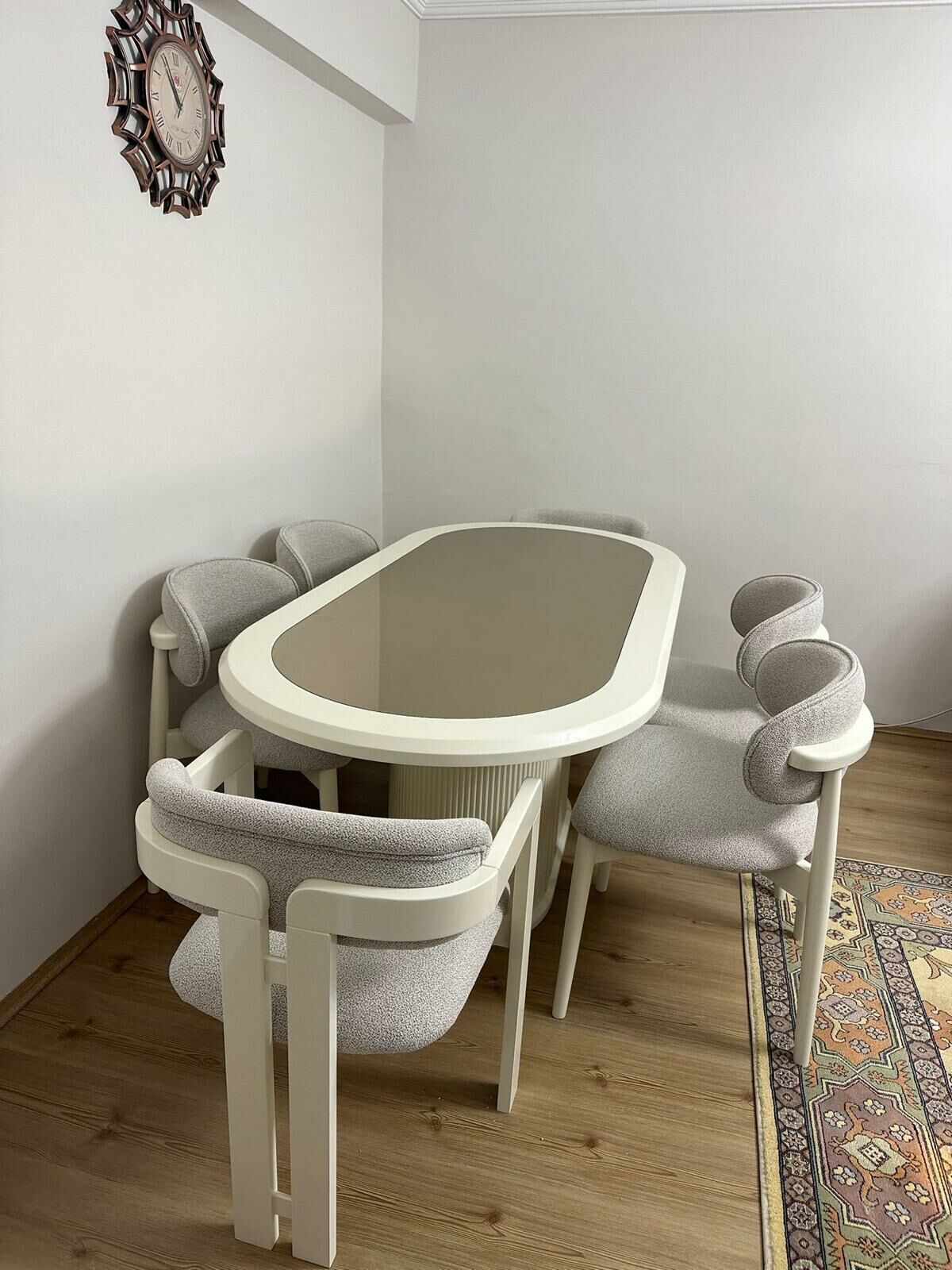 Krem Aynalı Dolaplı Masa + T , Polo Sandalye Takımı