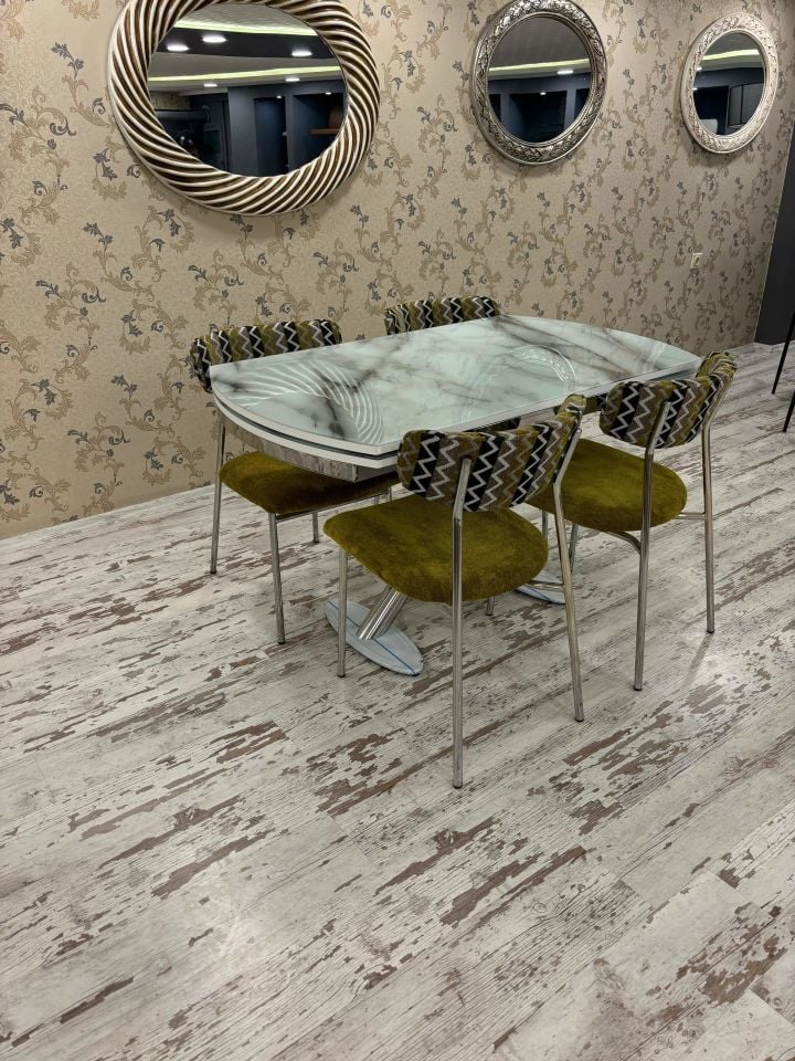 Beyaz Mermer Hilal Masa + Pars Sandalye Takımı